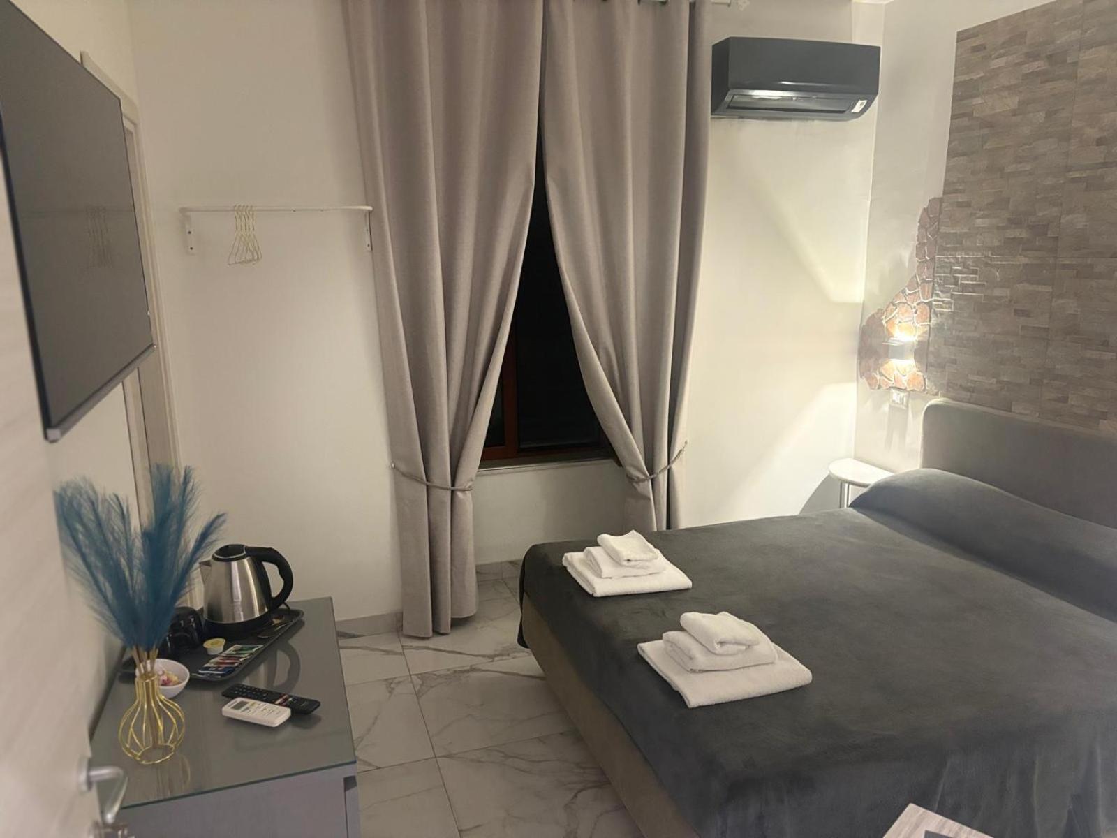 B&B Alla Stazione Napoli Eksteriør billede